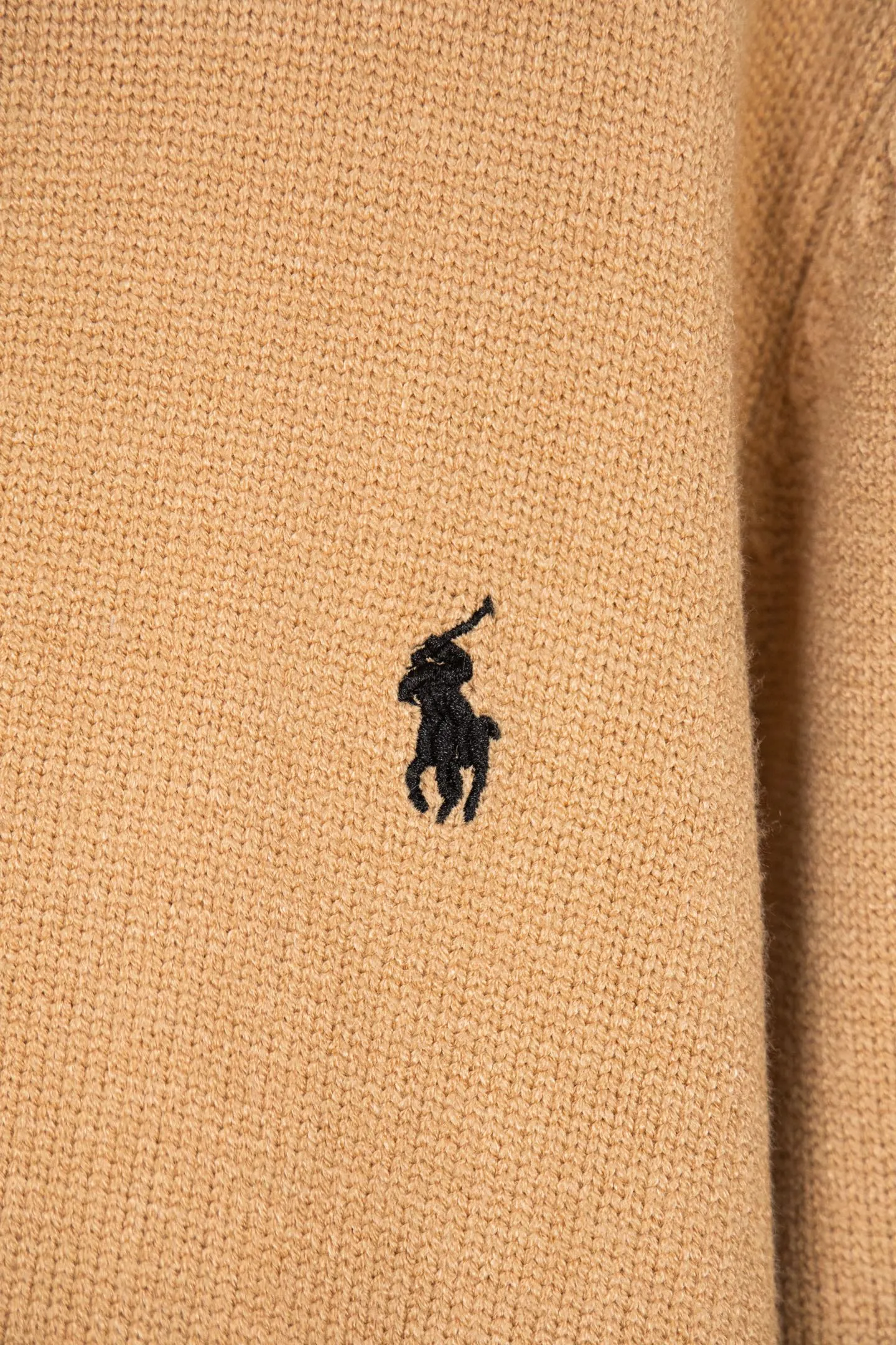 P240 2025 Ralph Lauren #ootddailywear #Autumn and winter sweater #Knitted sweater outfit #ralph lauren sweater #Can be worn by both men and women I finally waited until the Ralph men’s twist sweater half-button chest shirt was put on and it’s finally here! The hottest half-zip sweater! Limited editions every year, there won’t be many models in the store! Ralph Lauren men's half-button sweater has a really nice shape. It can be worn alone or as a coat. It can be worn outside or worn with a shirt~100% pure cotton. #Practical wear. Color, white, navy blue, khaki, gray, size S to Limited editions every year, there won’t be many models in the store! Ralph Lauren men's half-zip twist sweater [Fire R] has a really nice shape. It can be worn alone or as a jacket. It can be worn inside or outside [Rose R], or it can be worn with a shirt inside ~ 100% pure cotton #Practical wear,, style number, 8023. Color, original white, navy blue, khaki, gray, size S to XL